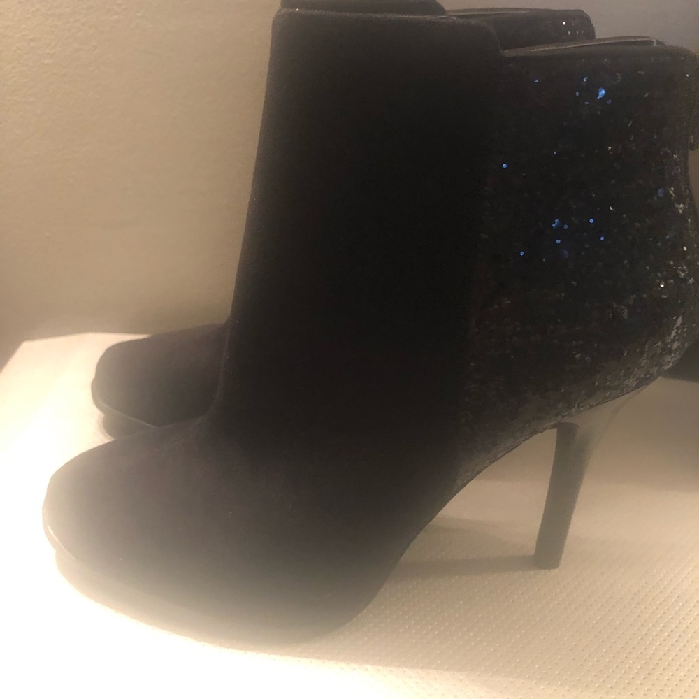 Women black heels